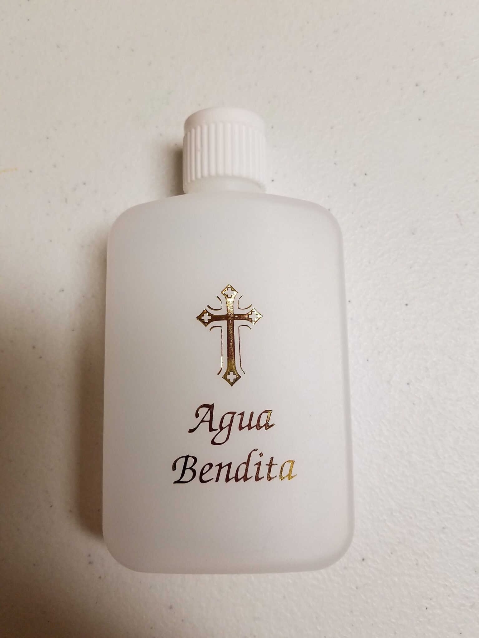 Botellas para agua bendita: un símbolo de la espiritualidad