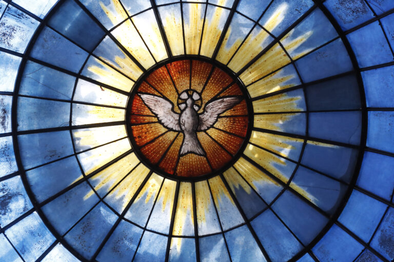 ¿Cuáles son los dones del Espíritu Santo?: Descubre los Dones del Espíritu Santo que Fortalecerán tu Fe
